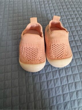 Baby/Toddler Knit Slip-On Shoes in Peach